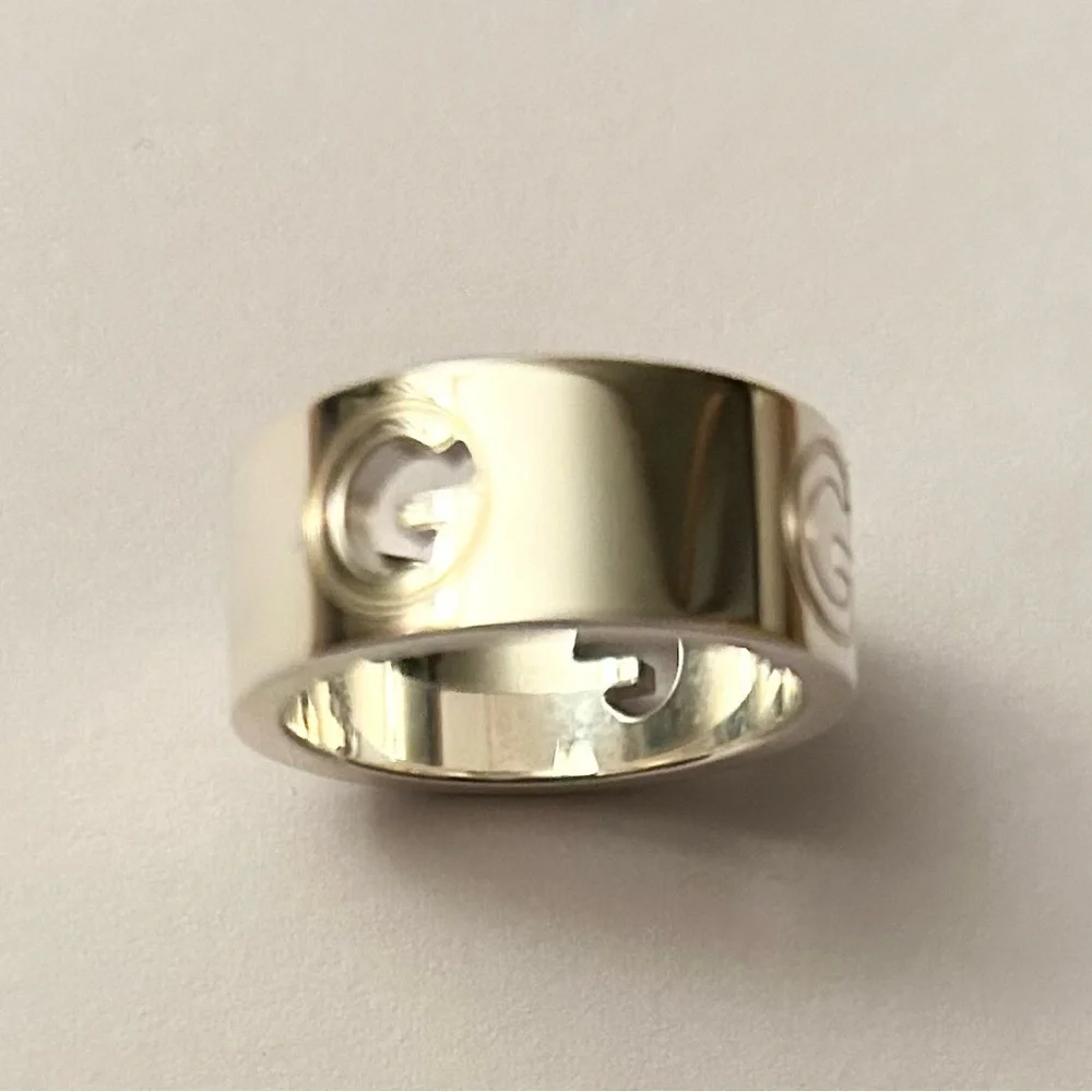 Gucci Woman’s G Ring Size 6 with Tags Pouch and Box NEW